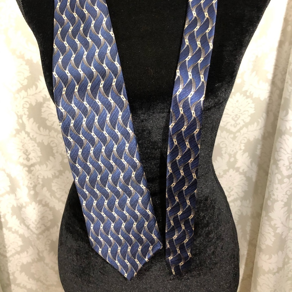 Vintage Geoffrey Beene Silk Tie